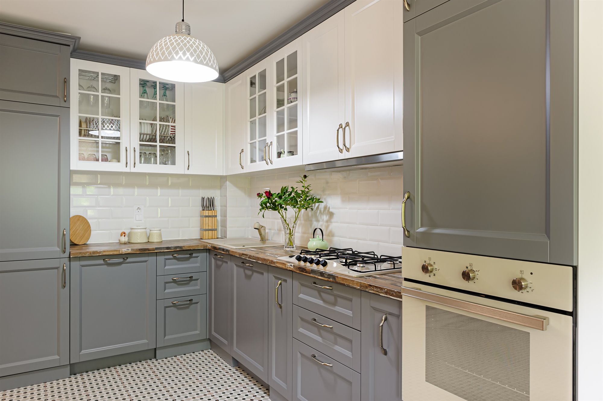 Painted kitchen cabinets and joinery project